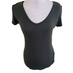 Paige V-Neck Short Sleeve "Lynnia" No Pocket Tee XS
